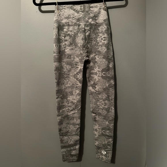 Women’s  Best leggings - Picture 1 of 2